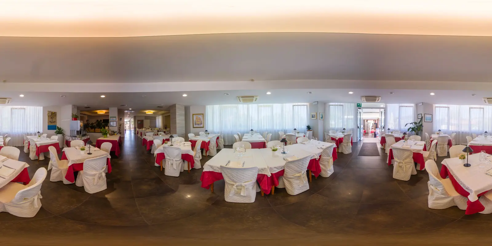 Anteprima della scena: Ristorante (Sala interna)